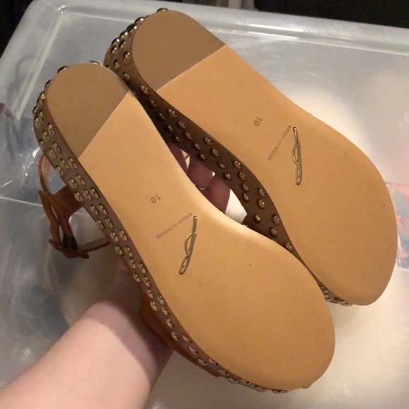 Brian Atwood gorgeous suede tan brown cognac platform sandals heels 10 studded - Picture 6 of 7